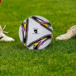 Pelota de Fútbol Blanca con Diseño
